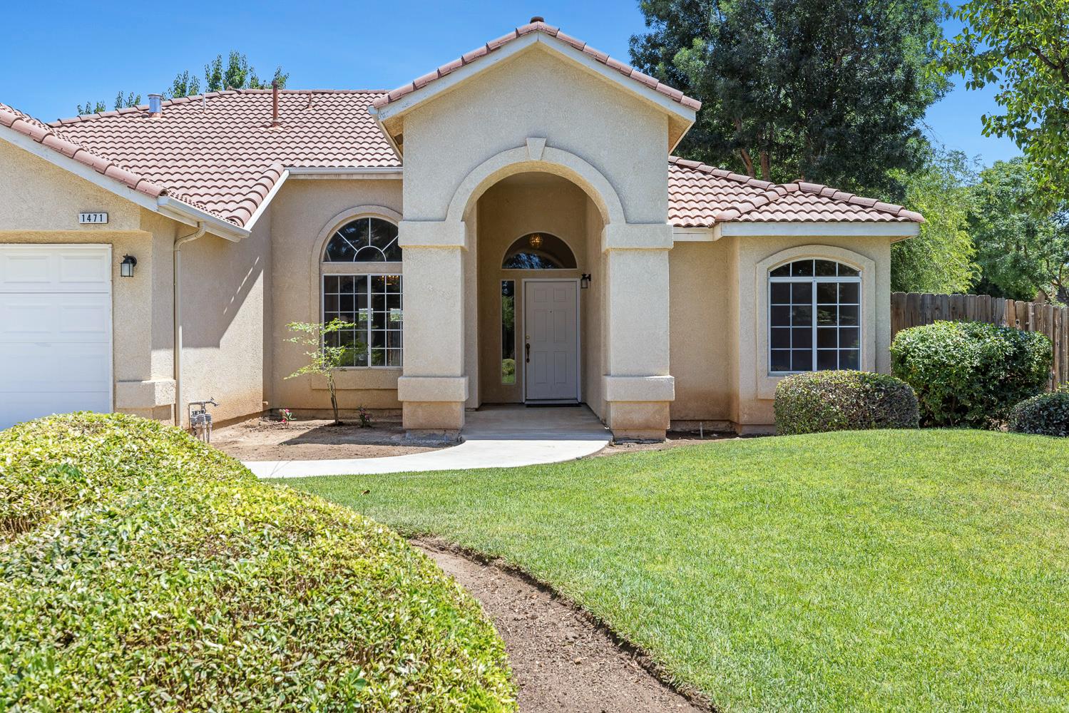 1471 N Terry Ave, Clovis, CA 93619