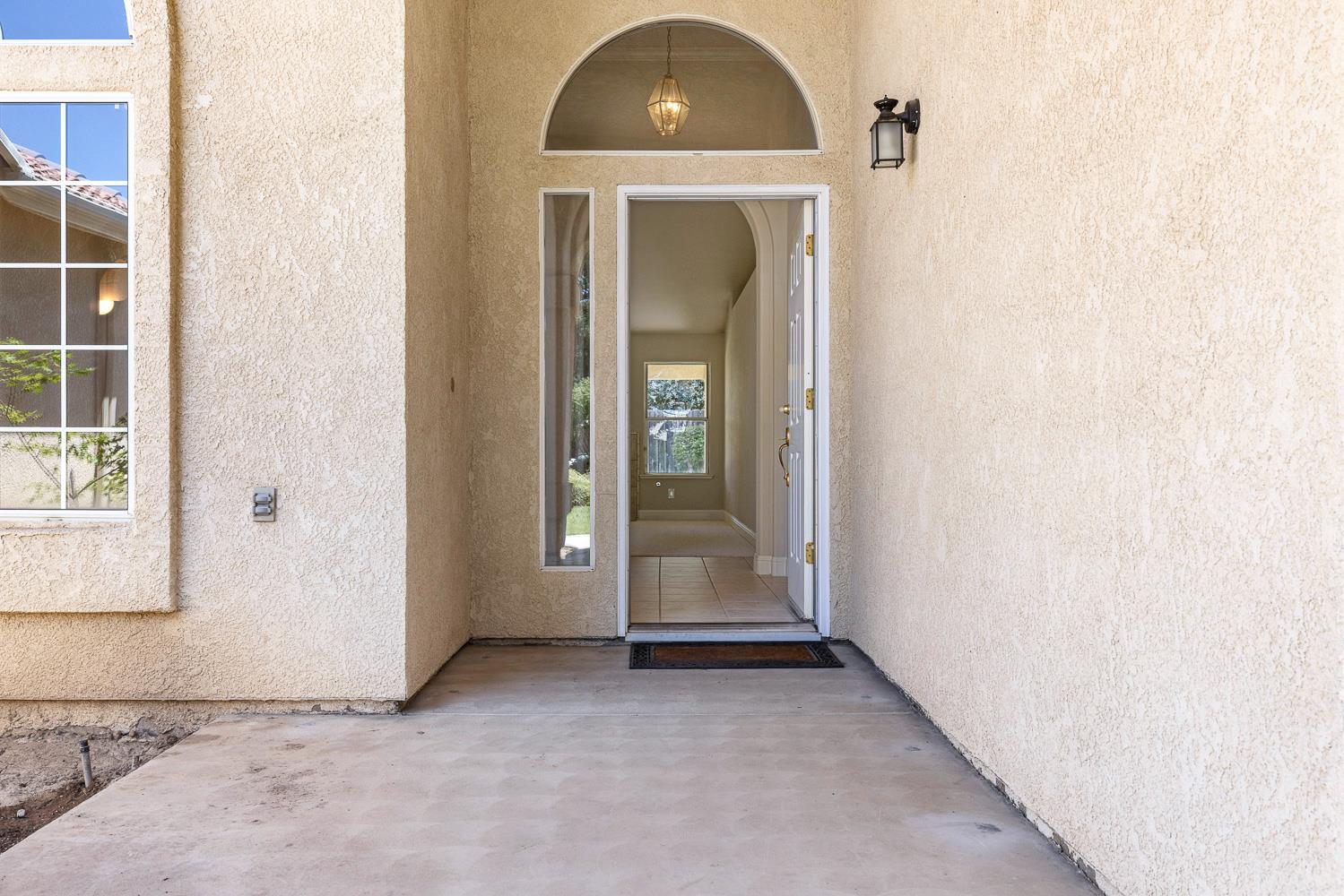 1471 N Terry Ave, Clovis, CA 93619