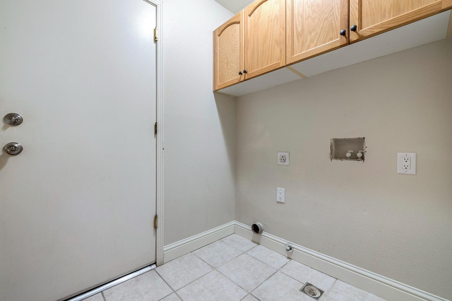 1471 N Terry Ave, Clovis, CA 93619