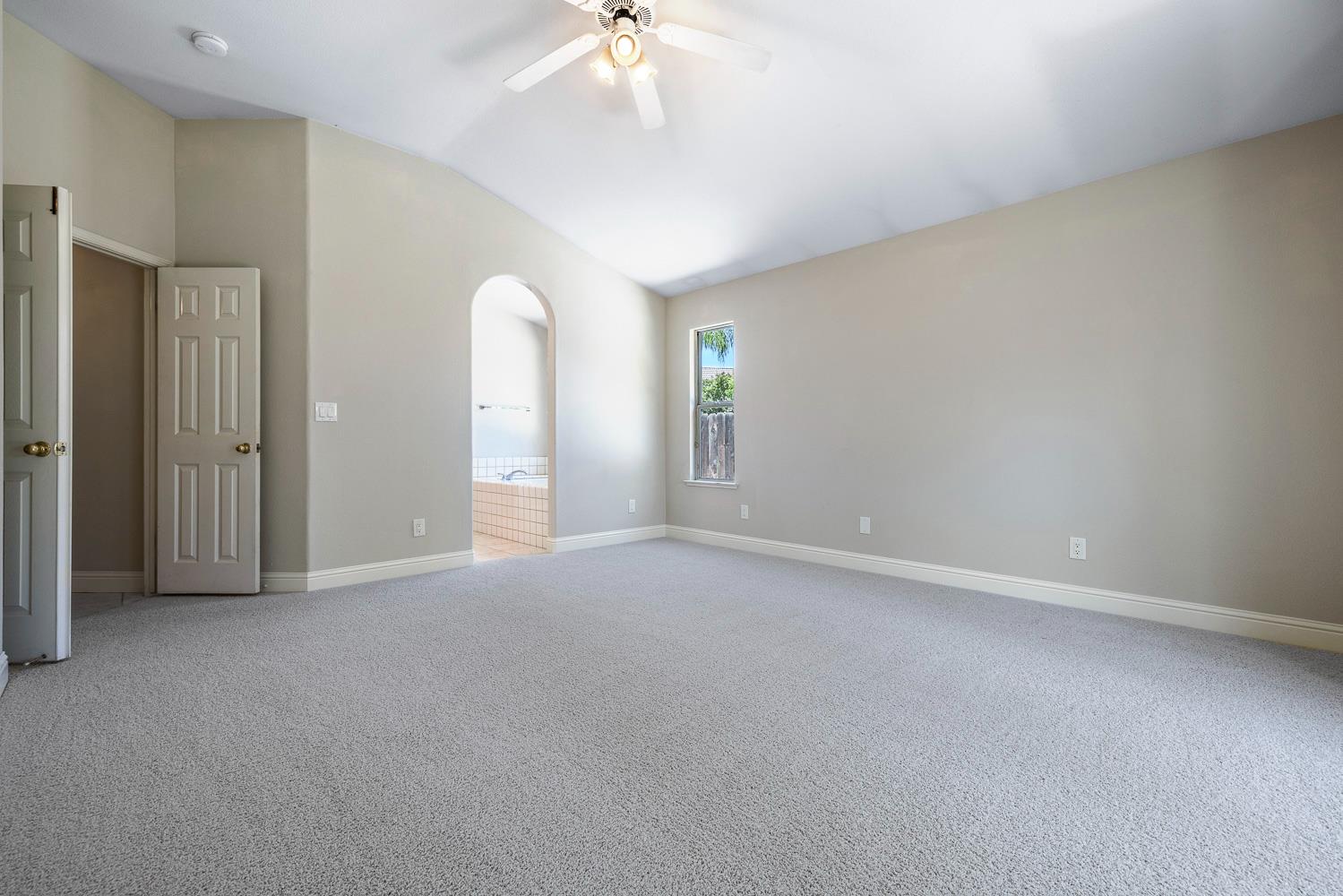 1471 N Terry Ave, Clovis, CA 93619