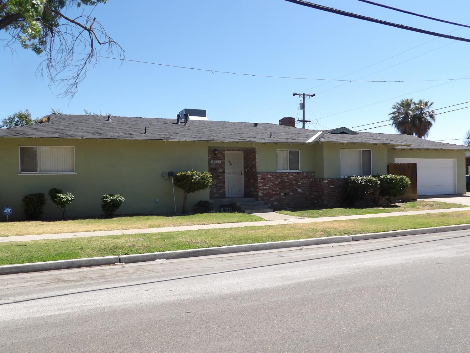 3724 E Griffith Way, Fresno, CA 93726
