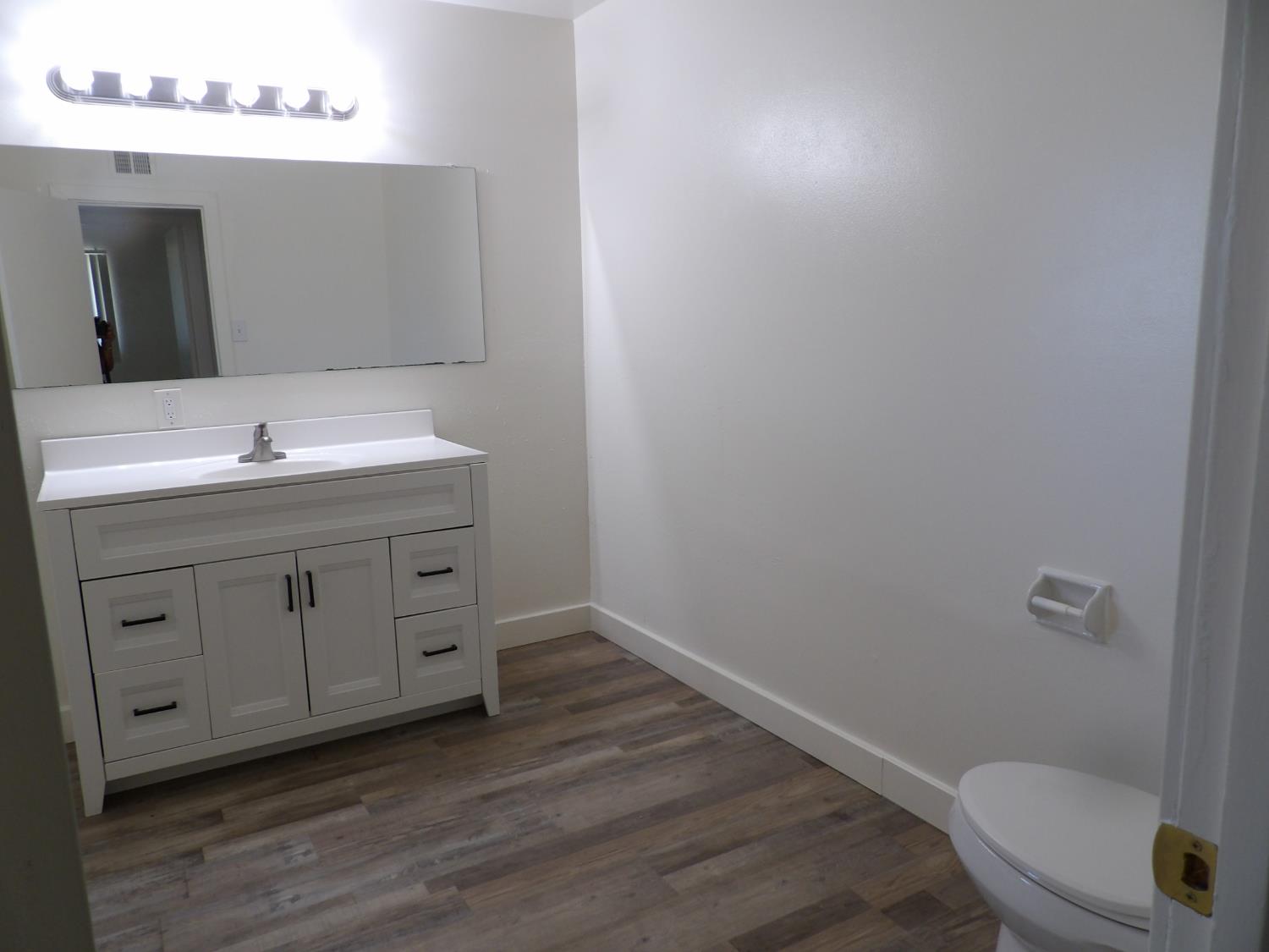3724 E Griffith Way, Fresno, CA 93726