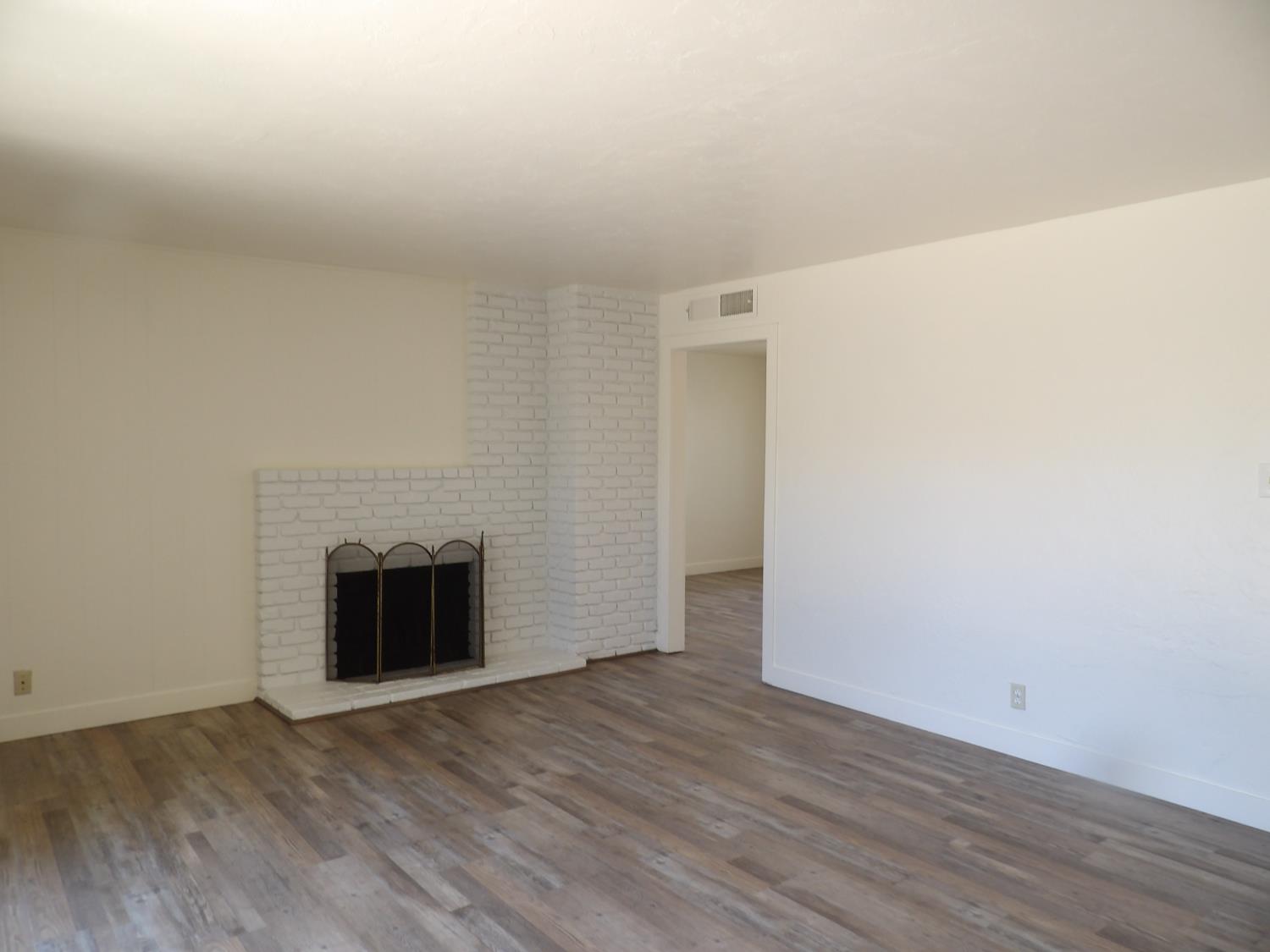 3724 E Griffith Way, Fresno, CA 93726