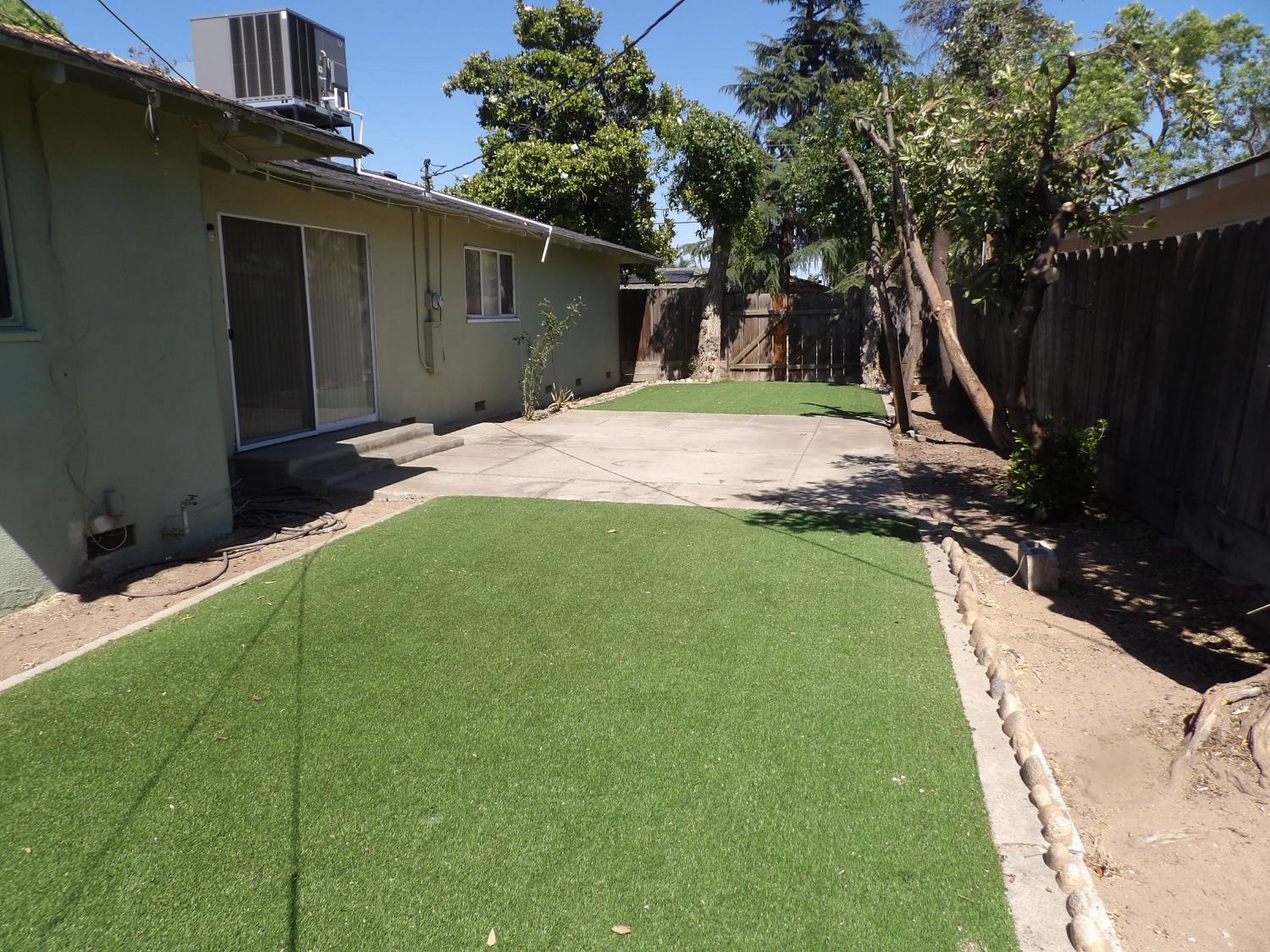 3724 E Griffith Way, Fresno, CA 93726