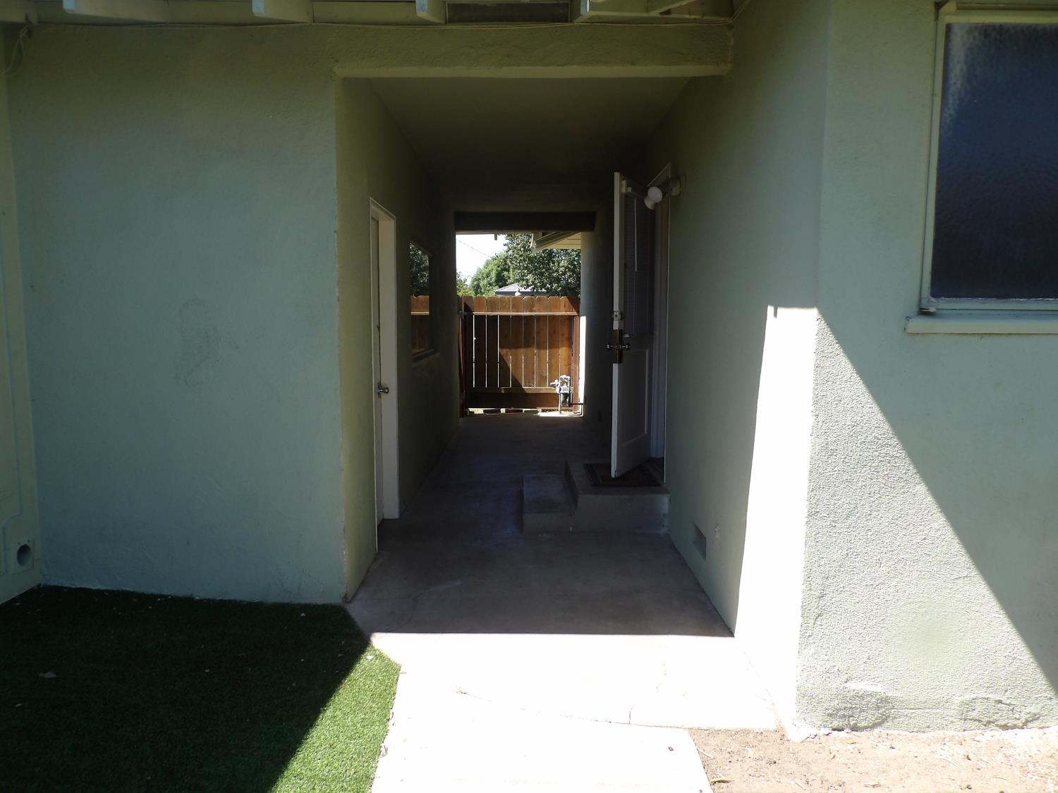 3724 E Griffith Way, Fresno, CA 93726