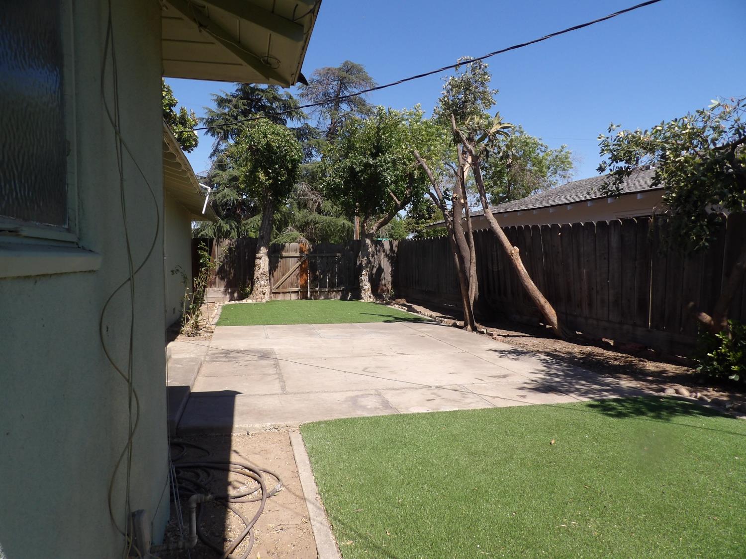 3724 E Griffith Way, Fresno, CA 93726