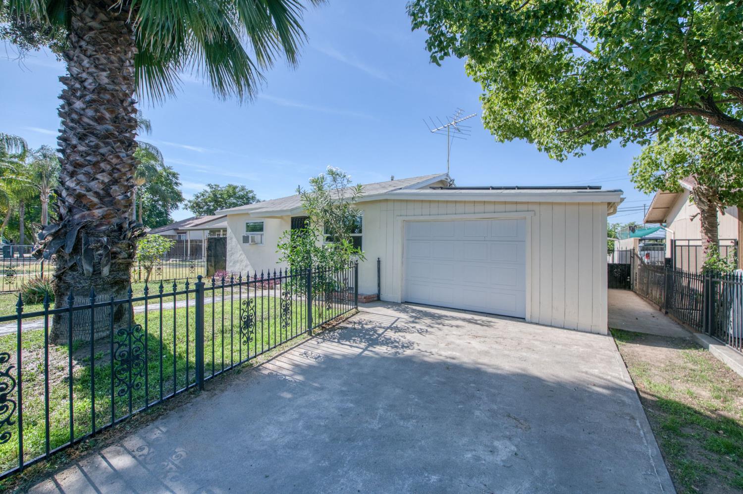 4011 E Madison Ave, Fresno, CA 93702