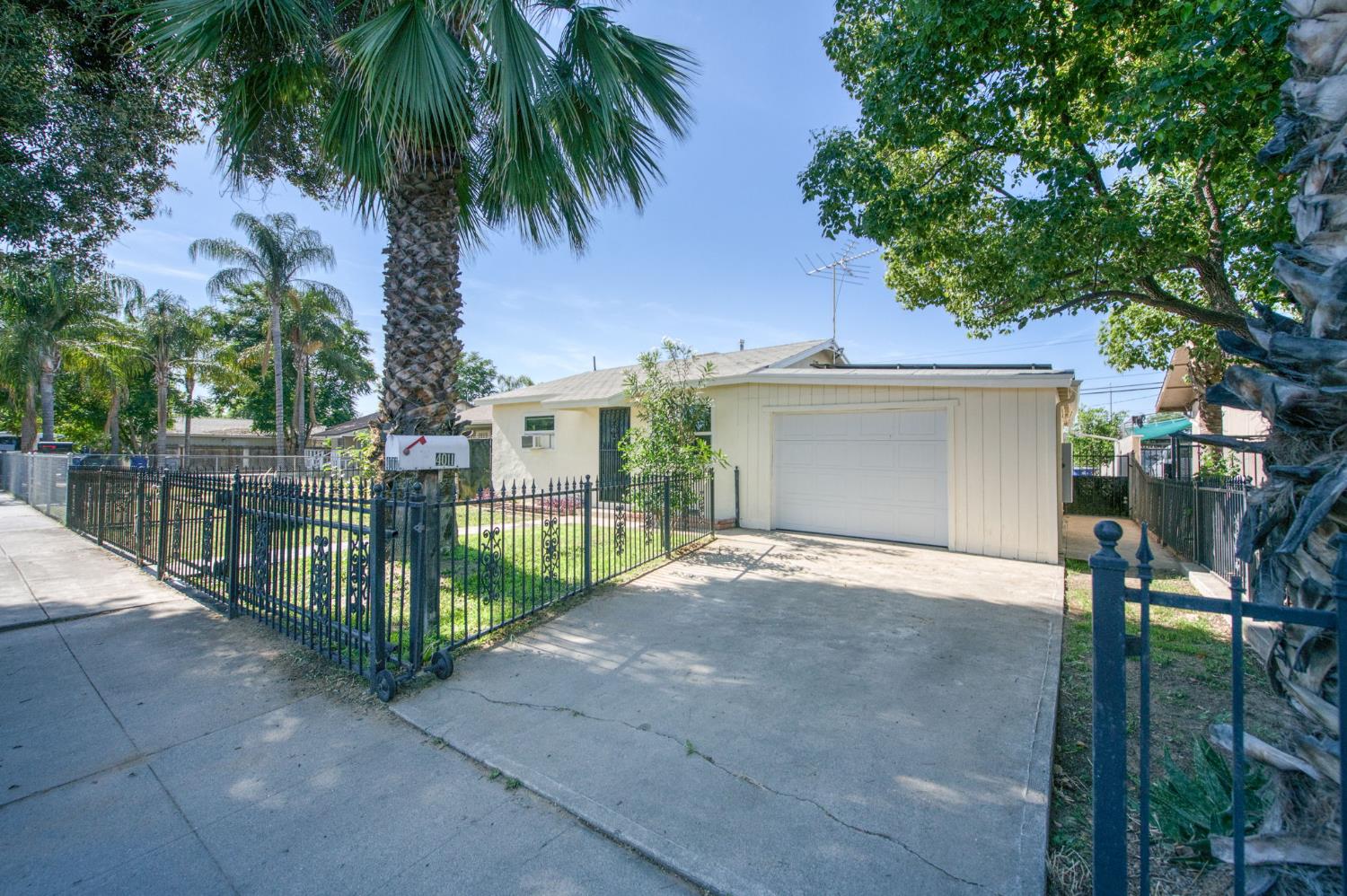 4011 E Madison Ave, Fresno, CA 93702
