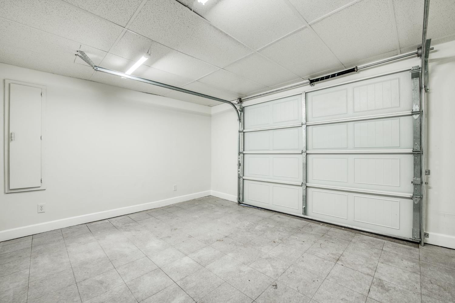 4011 E Madison Ave, Fresno, CA 93702
