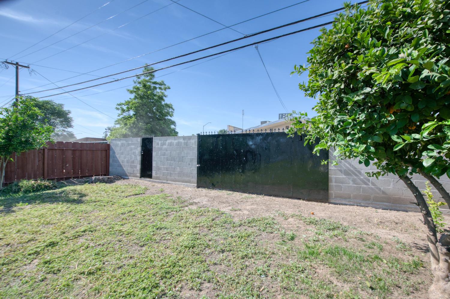 4011 E Madison Ave, Fresno, CA 93702