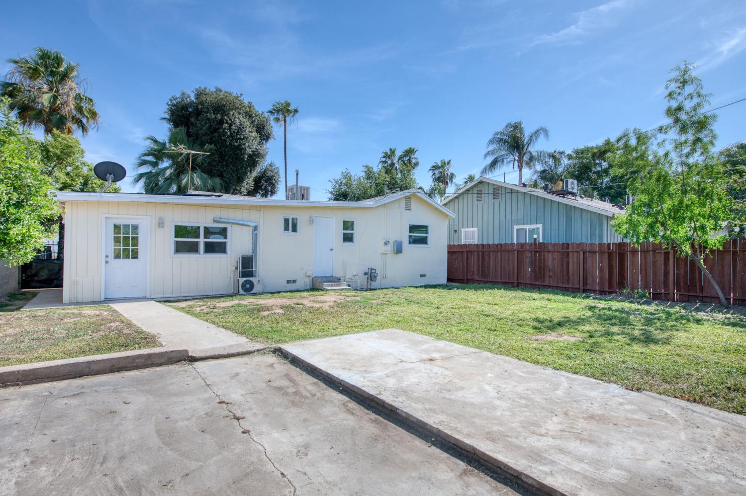 4011 E Madison Ave, Fresno, CA 93702