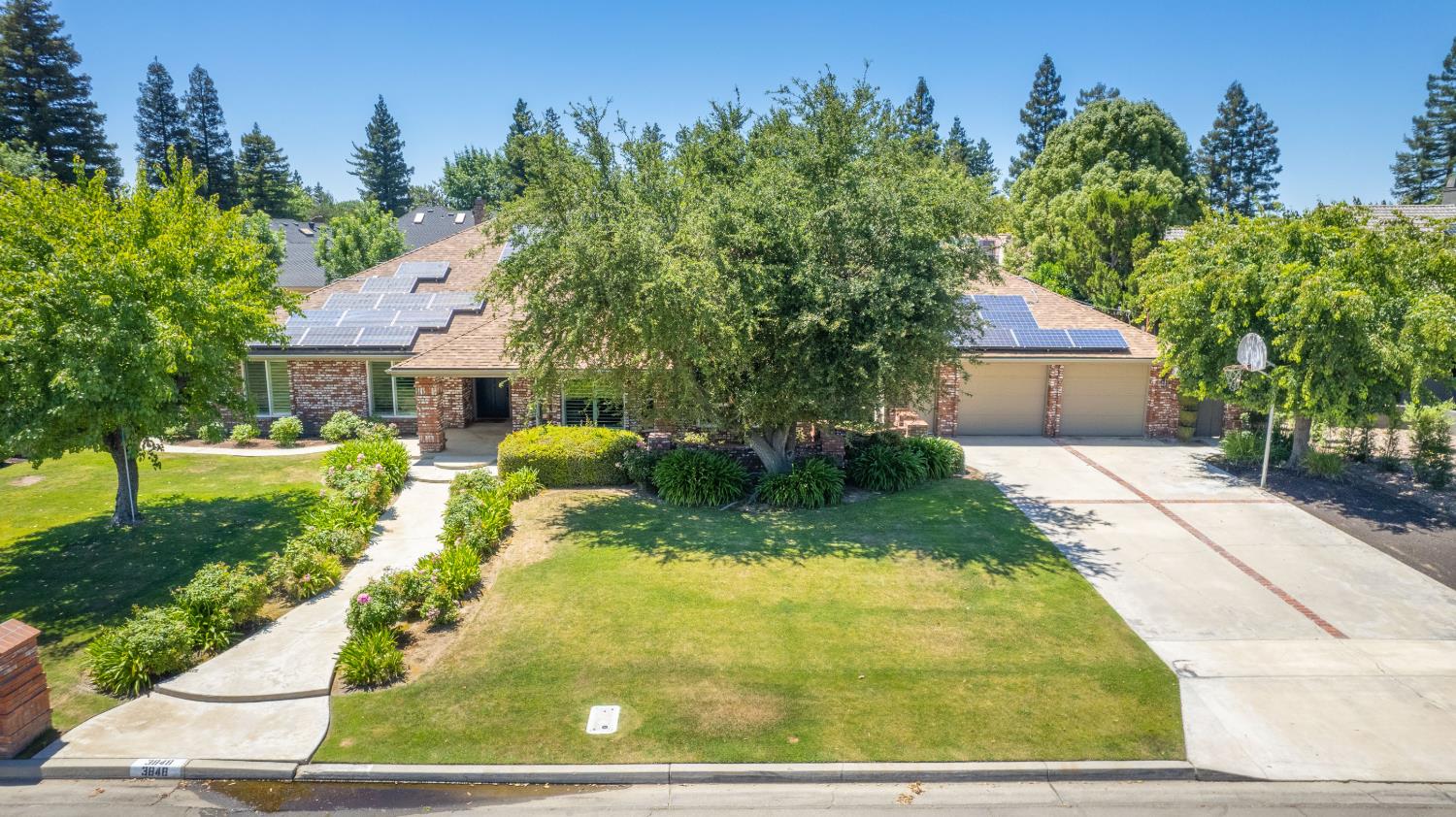 3848 W Alluvial Ave, Fresno, CA 93711