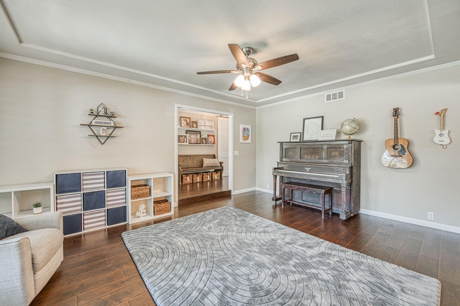 3848 W Alluvial Ave, Fresno, CA 93711