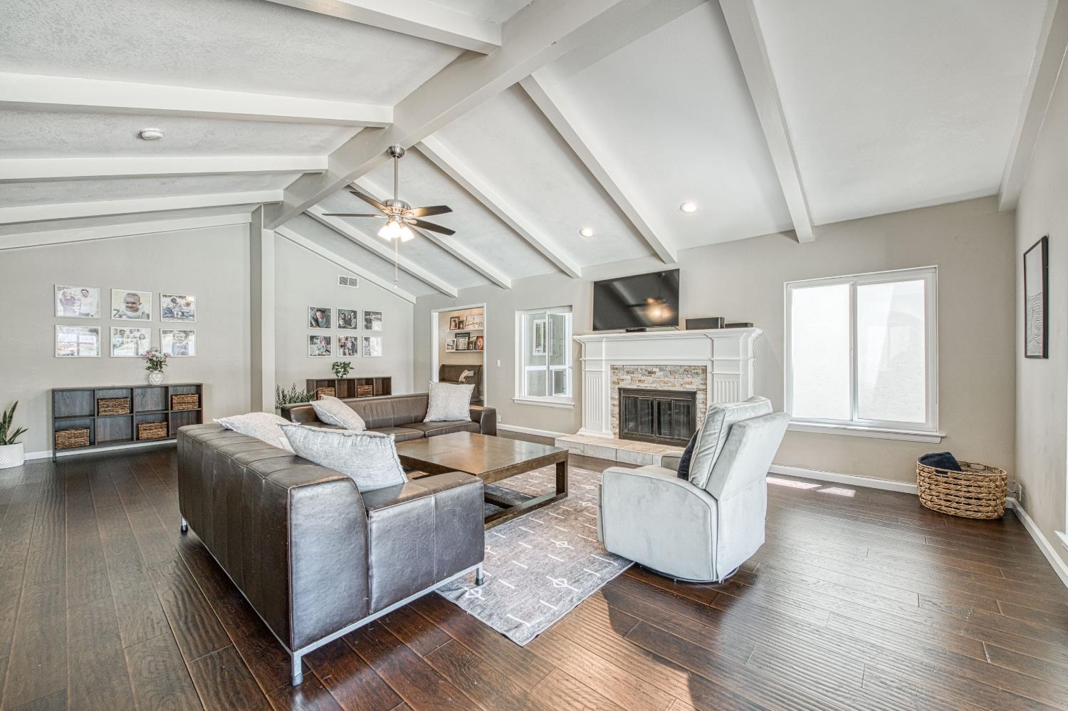 3848 W Alluvial Ave, Fresno, CA 93711