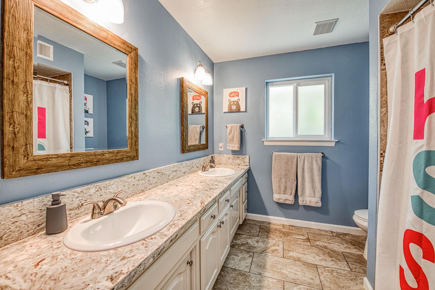 3848 W Alluvial Ave, Fresno, CA 93711