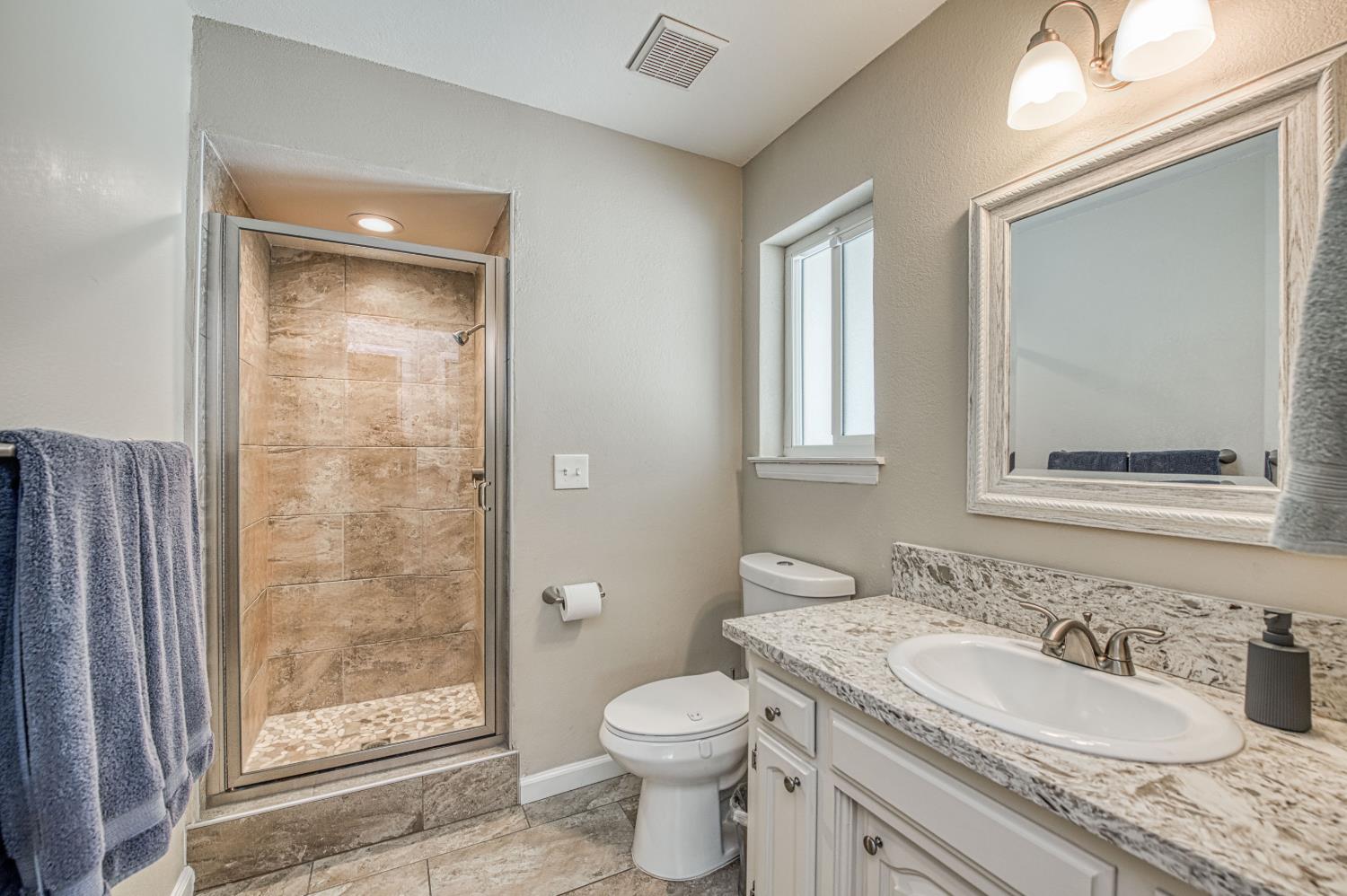 3848 W Alluvial Ave, Fresno, CA 93711