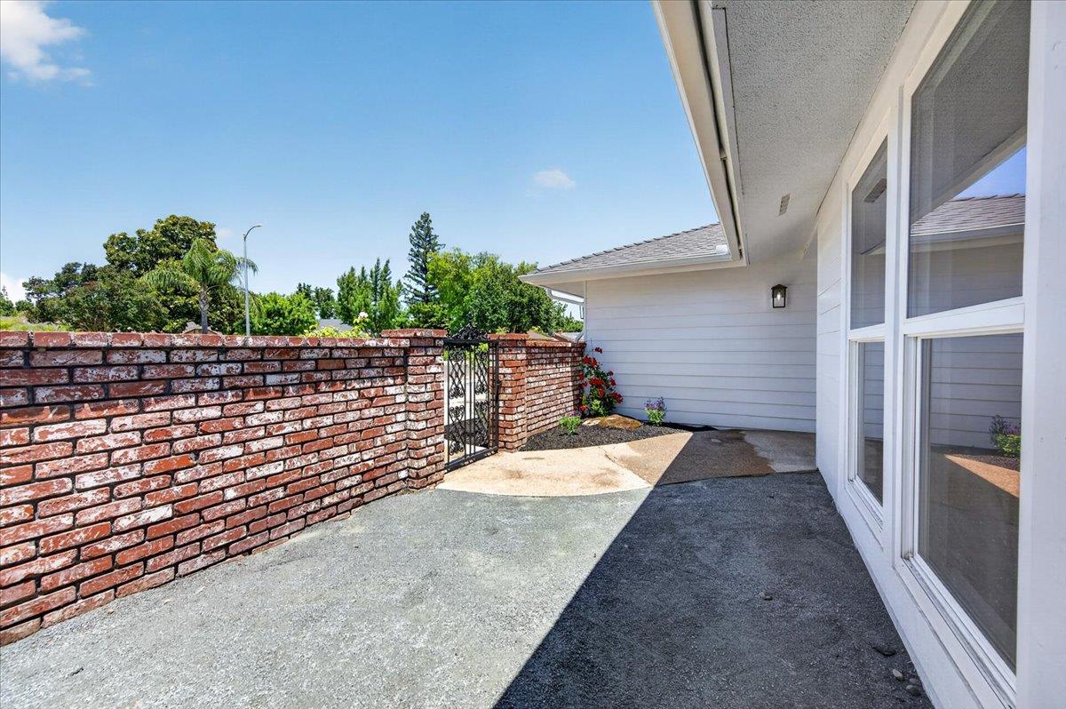 3255 W FREMONT, Fresno, CA 93711