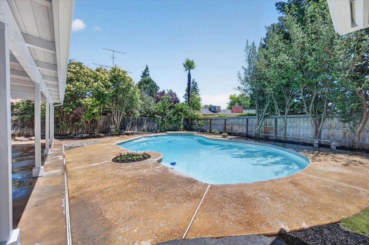 3255 W FREMONT, Fresno, CA 93711