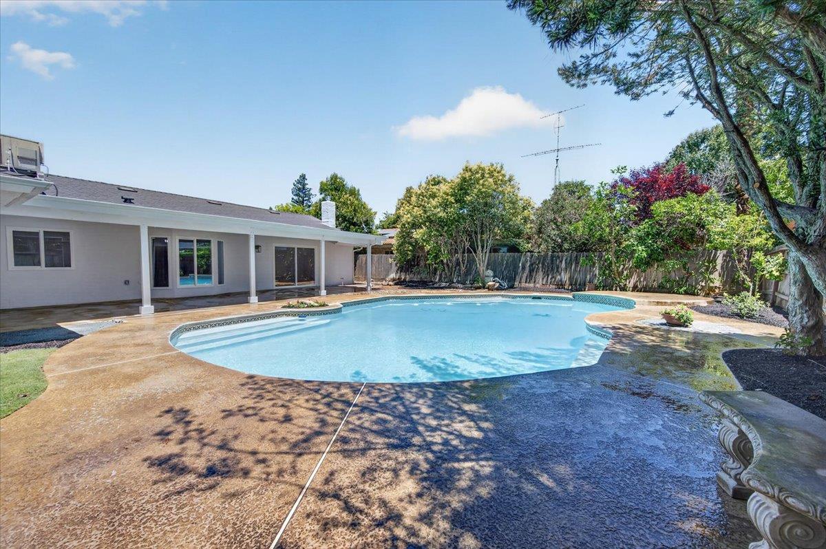 3255 W FREMONT, Fresno, CA 93711