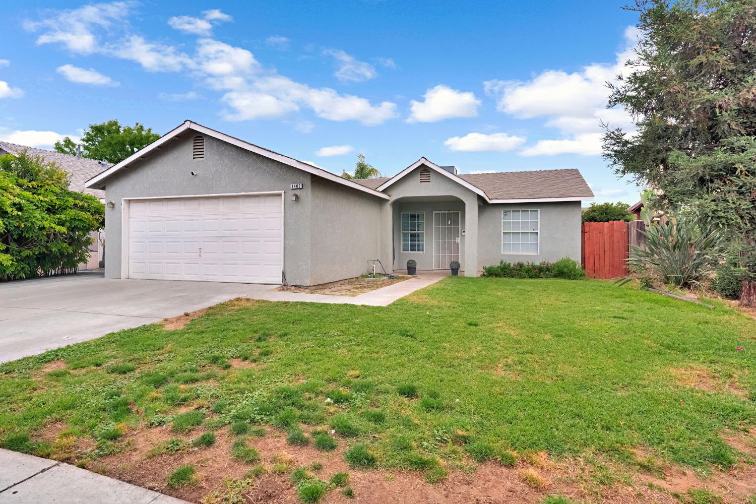 1402 N Bush Ave, Fresno, CA 93727