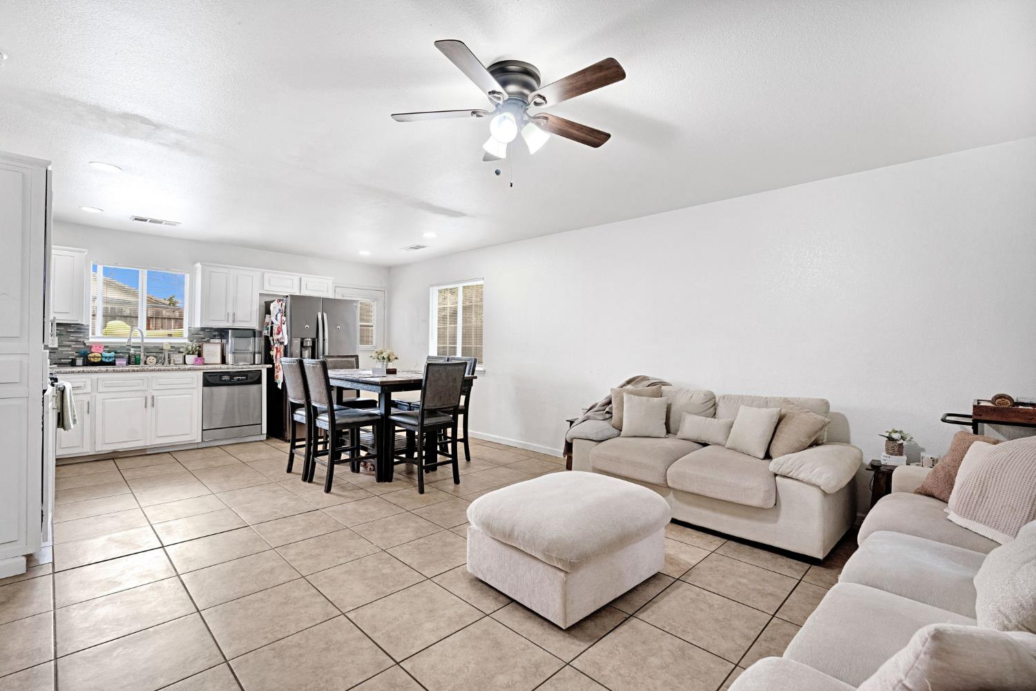 1402 N Bush Ave, Fresno, CA 93727