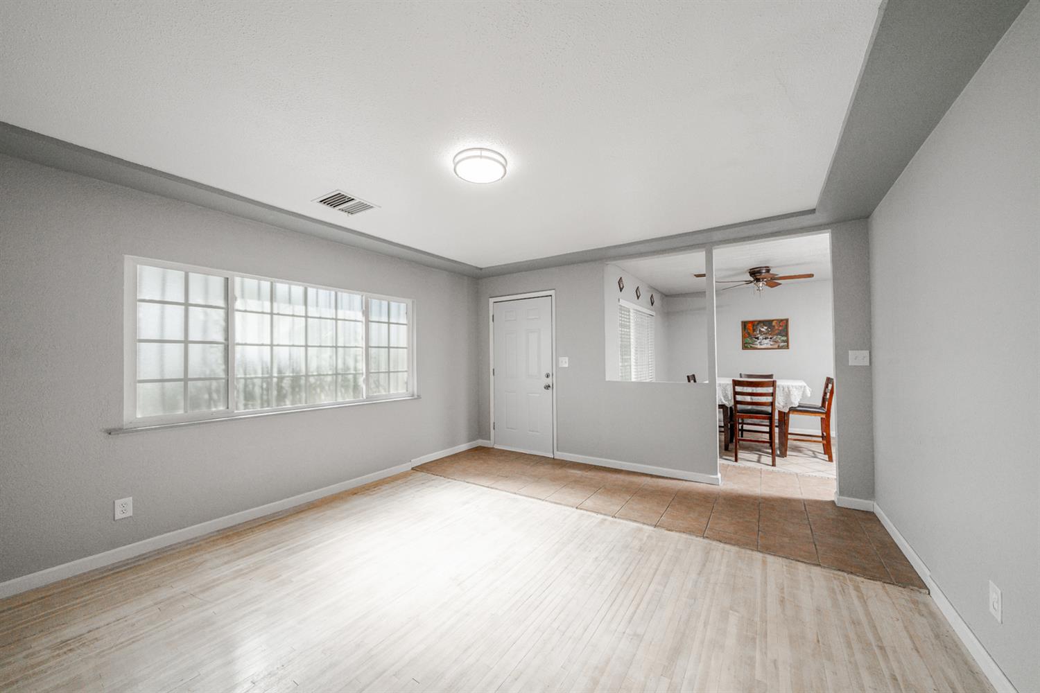 2827 N Barton Ave, Fresno, CA 93703