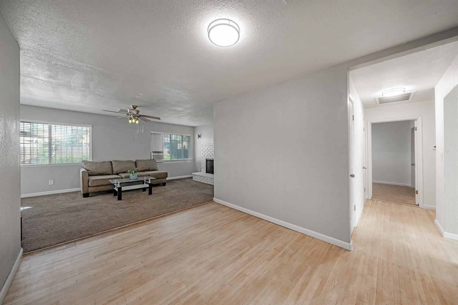 2827 N Barton Ave, Fresno, CA 93703