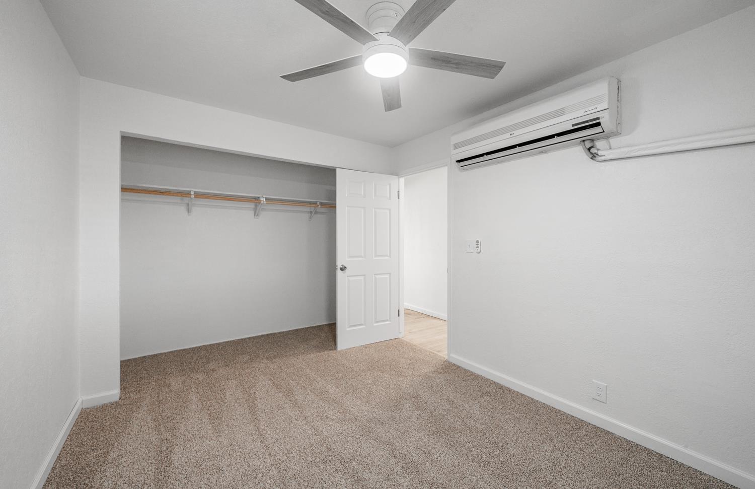 2827 N Barton Ave, Fresno, CA 93703