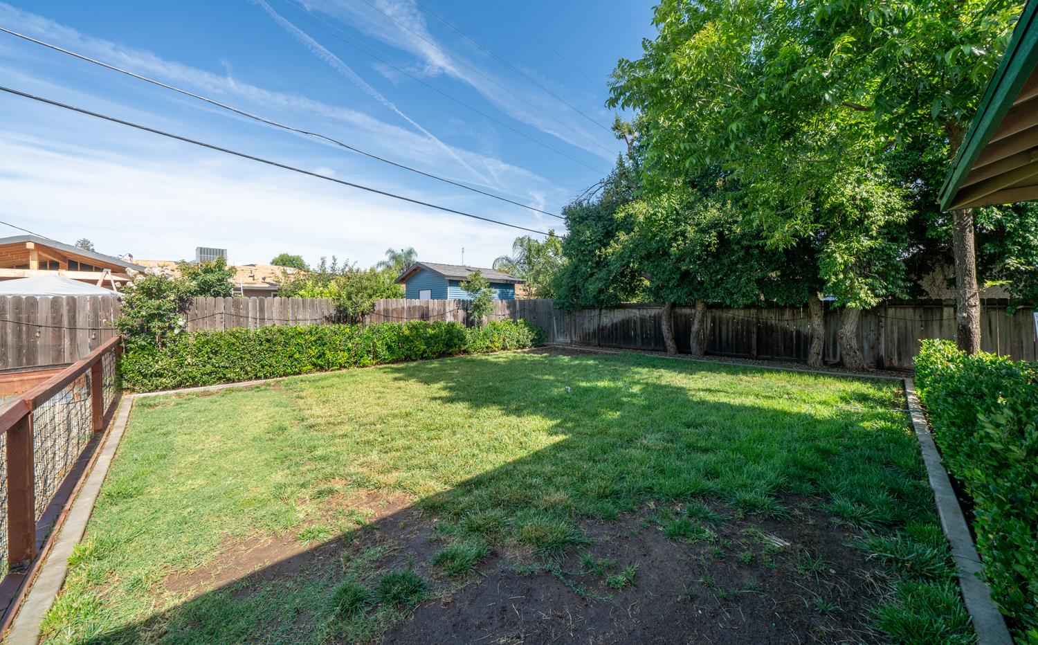 2827 N Barton Ave, Fresno, CA 93703
