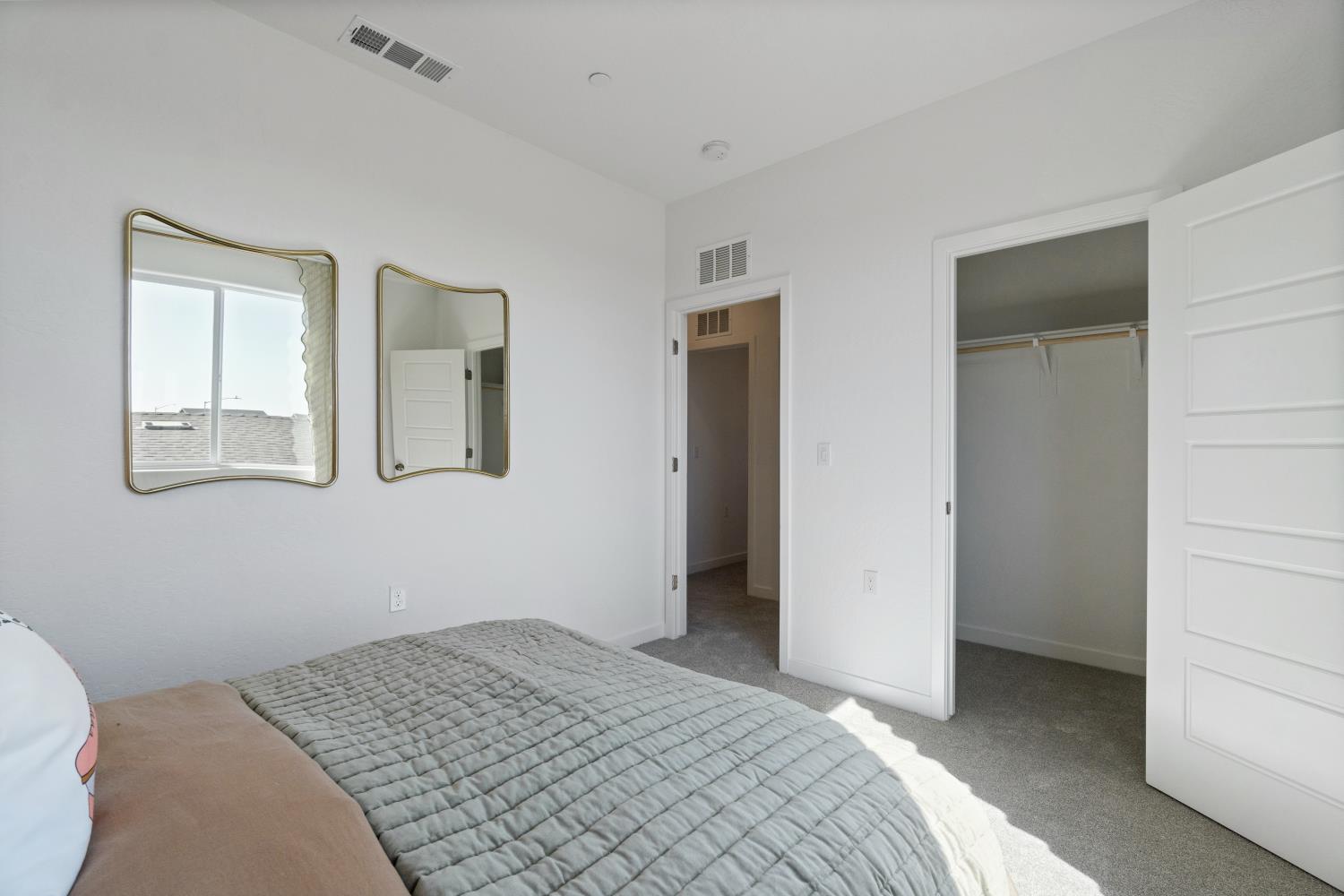 3423 N Mcarthur Ave, Fresno, CA 93727