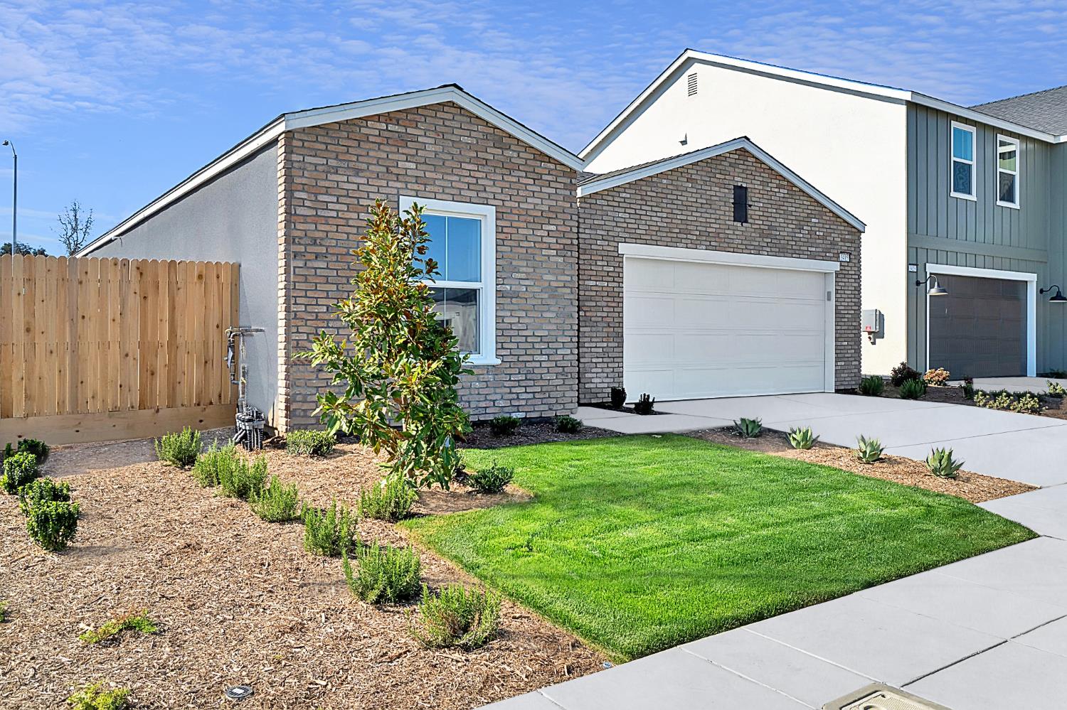 3415 N Mcarthur Ave, Fresno, CA 93727