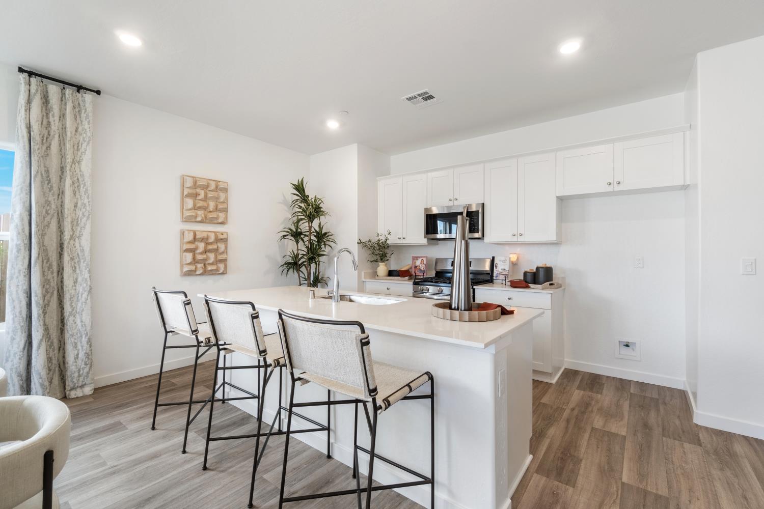 3415 N Mcarthur Ave, Fresno, CA 93727