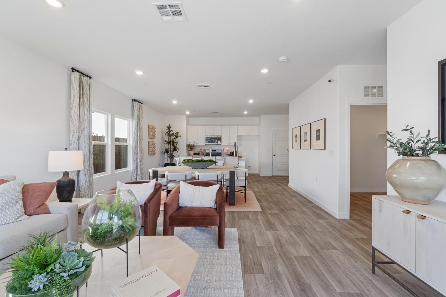 3415 N Mcarthur Ave, Fresno, CA 93727