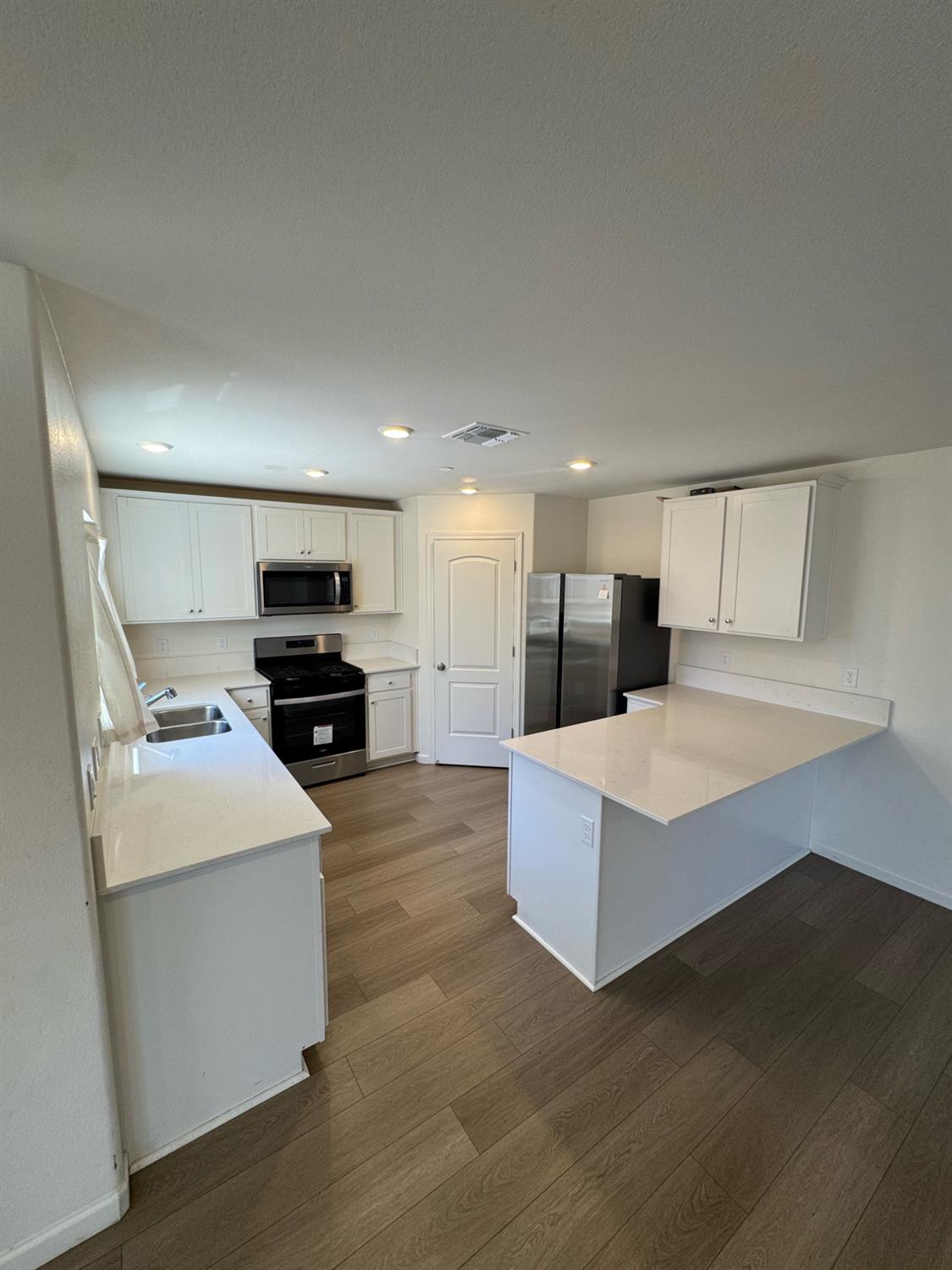 6683 E Madison Ave, Fresno, CA 93727