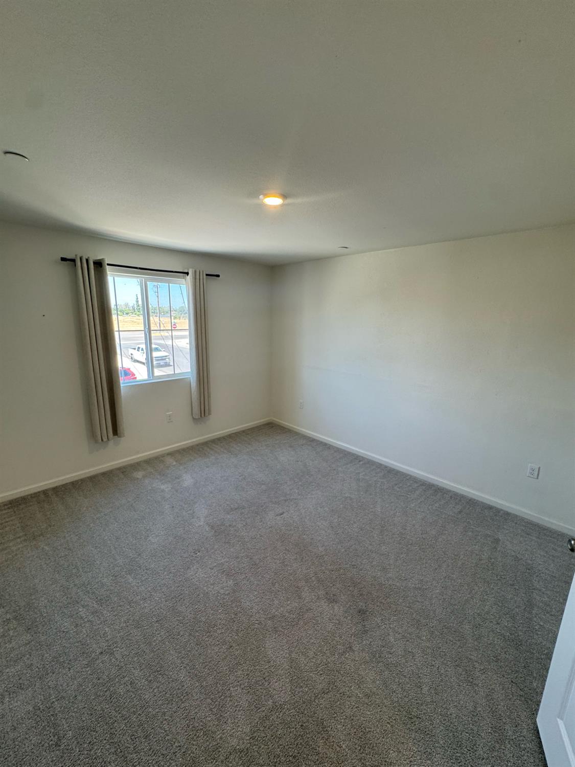 6683 E Madison Ave, Fresno, CA 93727