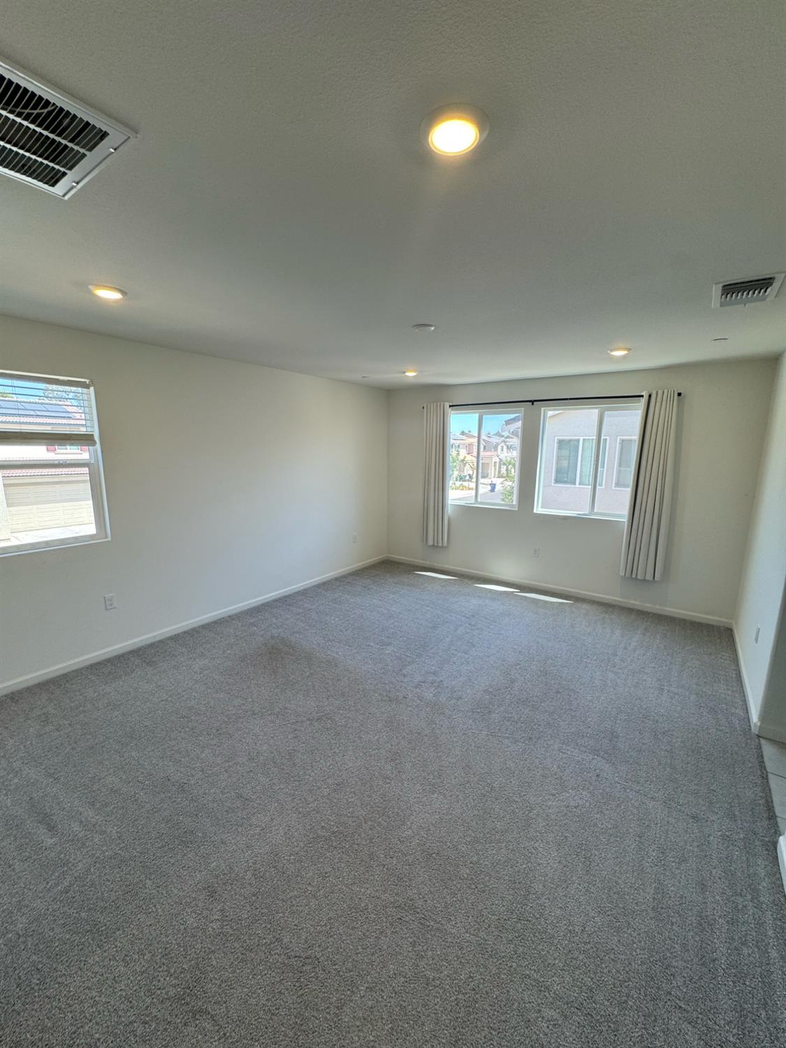 6683 E Madison Ave, Fresno, CA 93727