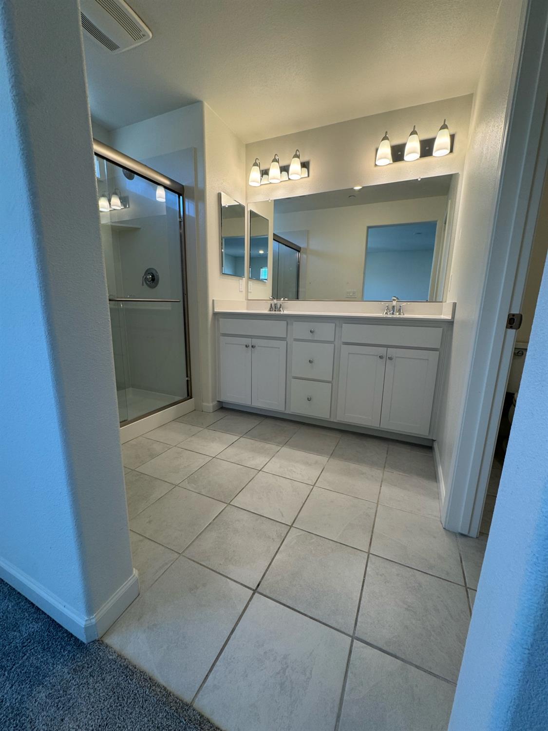 6683 E Madison Ave, Fresno, CA 93727