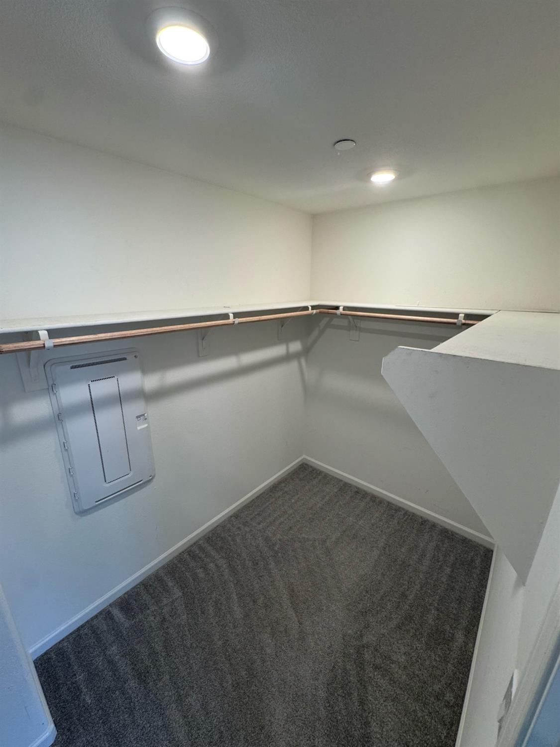6683 E Madison Ave, Fresno, CA 93727