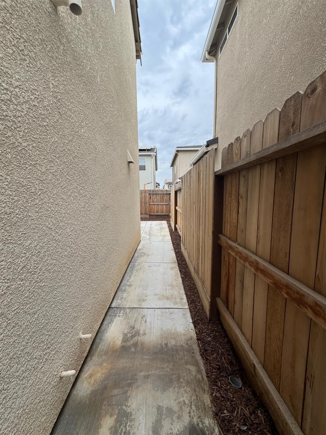 6683 E Madison Ave, Fresno, CA 93727