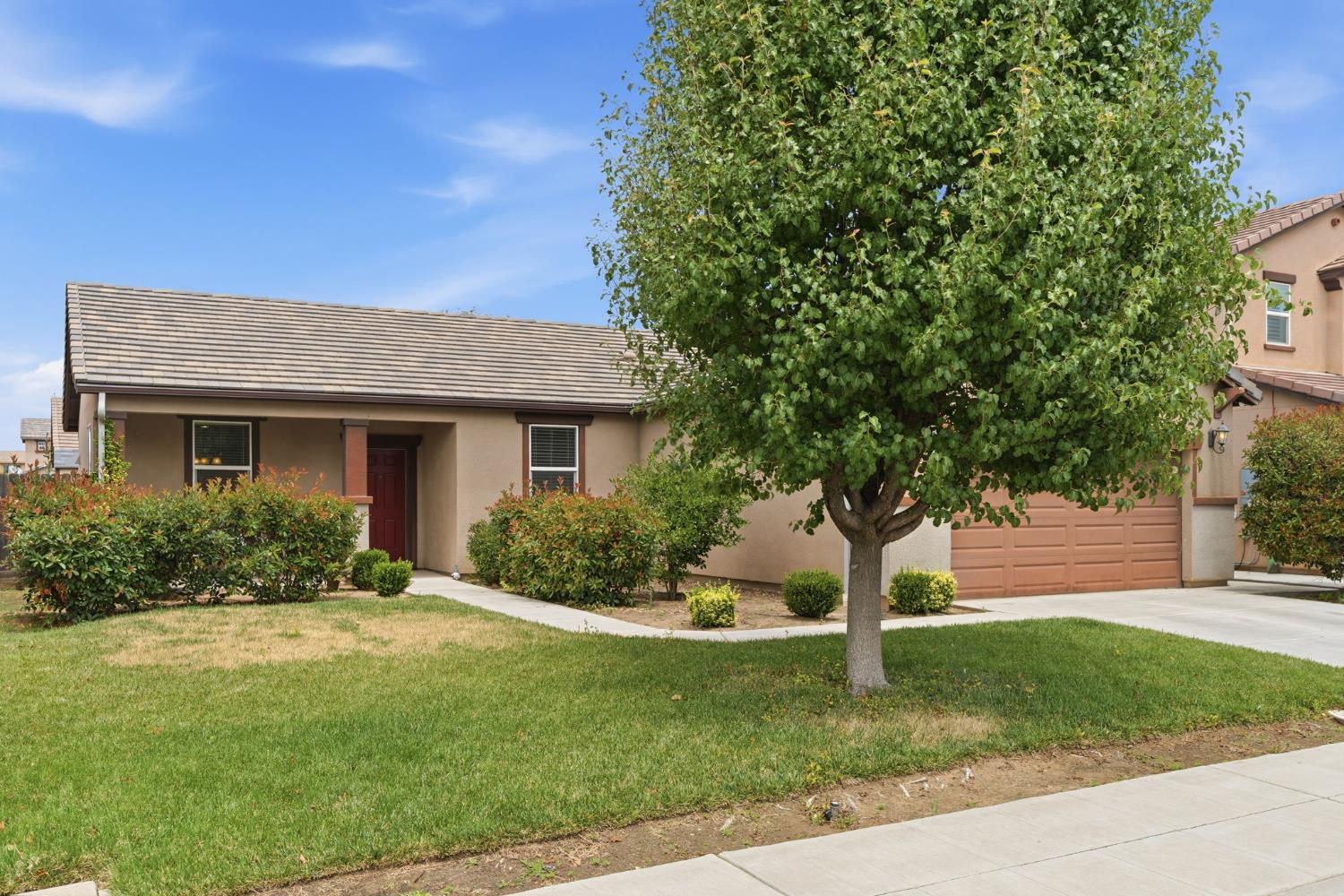 1471 Paseo Del Mar Pkwy, Madera, CA 93638