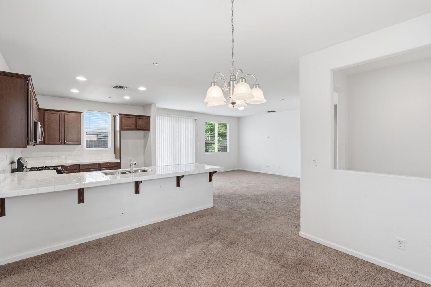 1471 Paseo Del Mar Pkwy, Madera, CA 93638