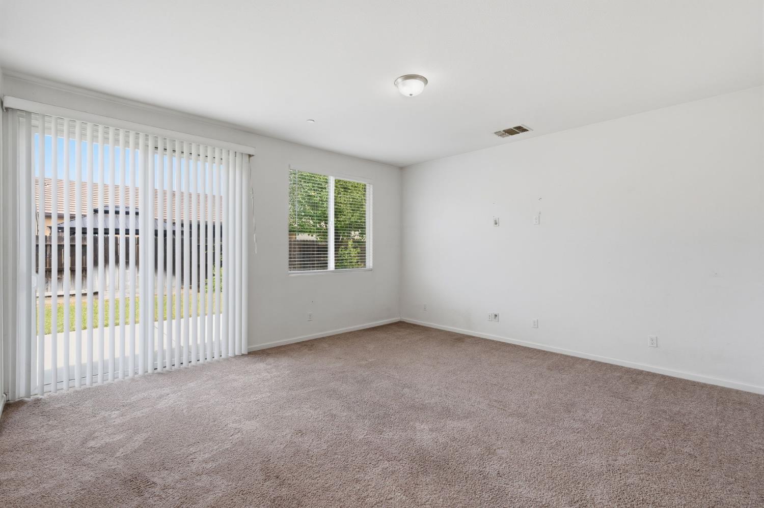 1471 Paseo Del Mar Pkwy, Madera, CA 93638