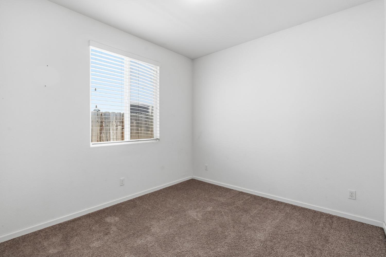 1471 Paseo Del Mar Pkwy, Madera, CA 93638