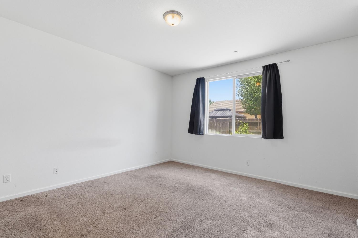 1471 Paseo Del Mar Pkwy, Madera, CA 93638