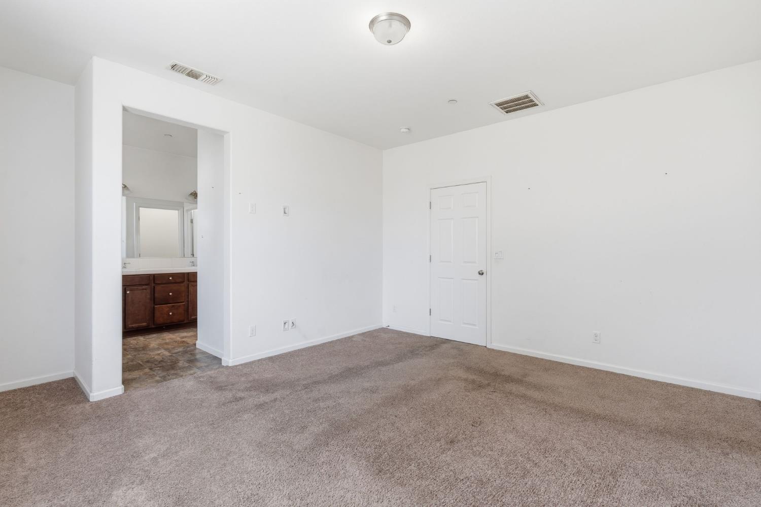 1471 Paseo Del Mar Pkwy, Madera, CA 93638