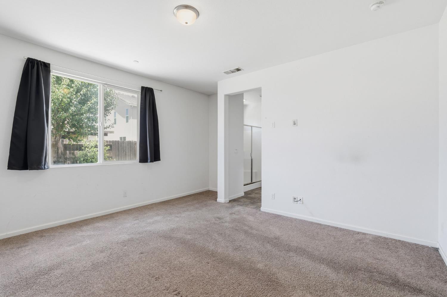 1471 Paseo Del Mar Pkwy, Madera, CA 93638