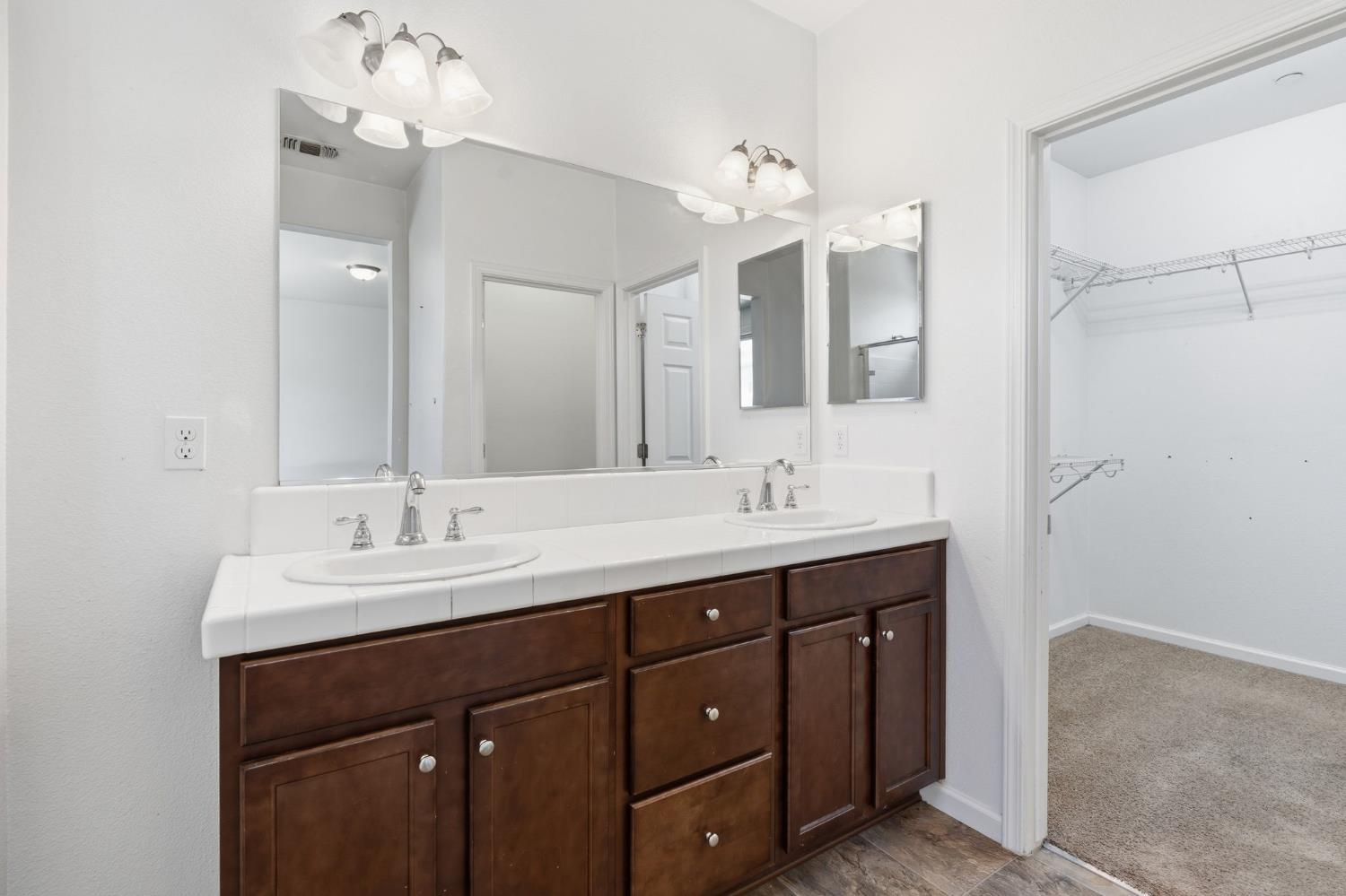 1471 Paseo Del Mar Pkwy, Madera, CA 93638