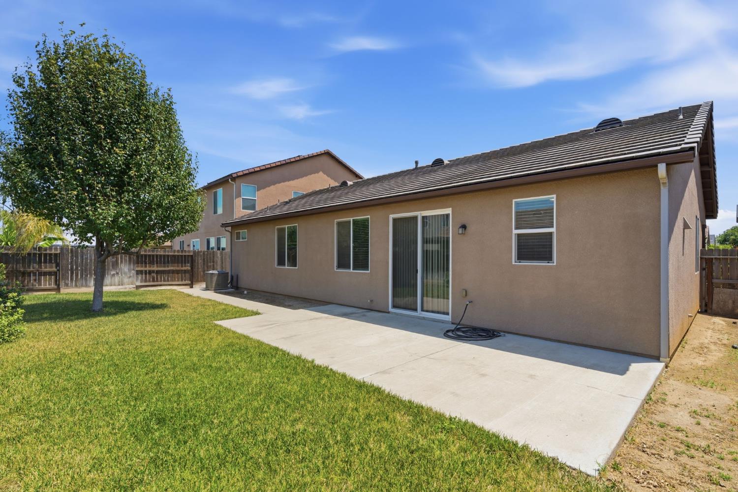1471 Paseo Del Mar Pkwy, Madera, CA 93638