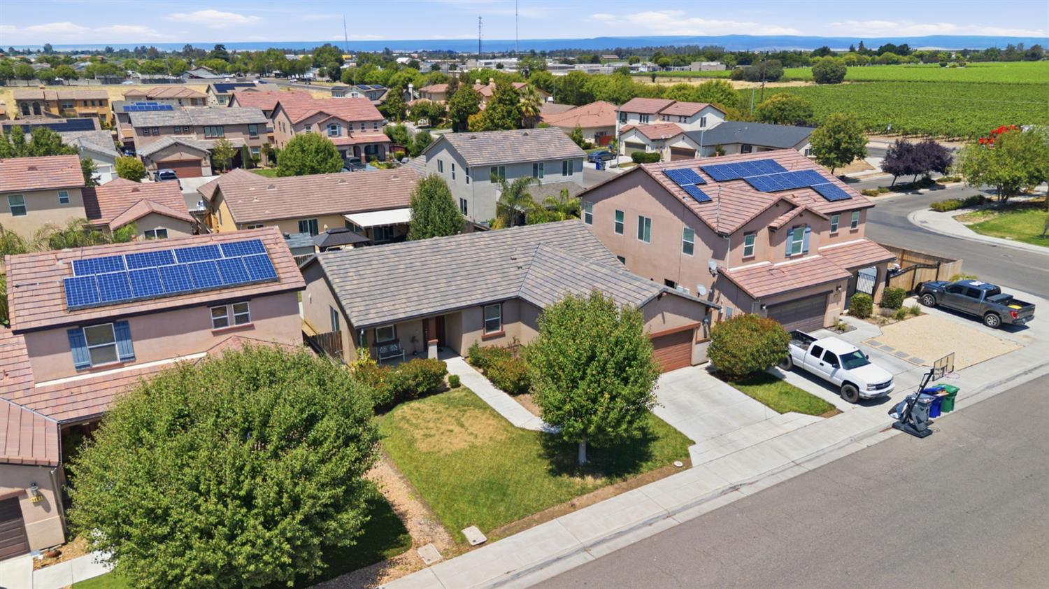 1471 Paseo Del Mar Pkwy, Madera, CA 93638