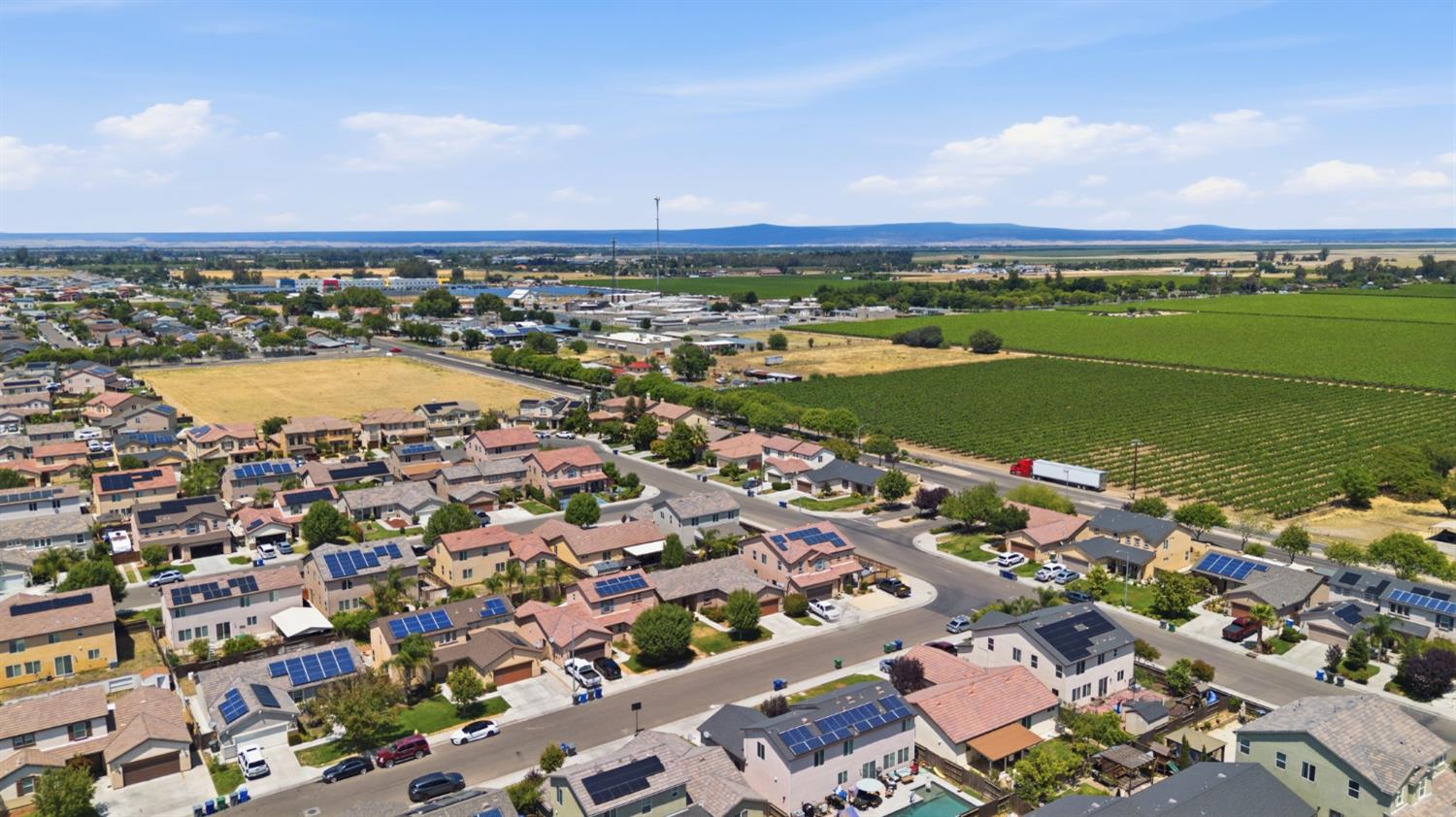 1471 Paseo Del Mar Pkwy, Madera, CA 93638